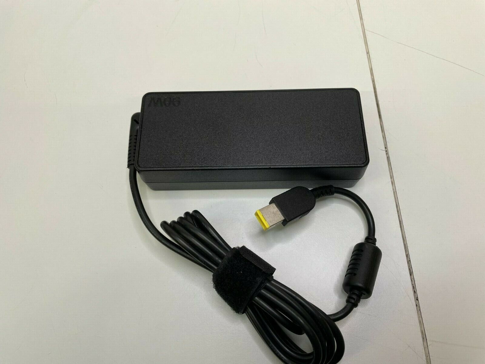 Genuine Lenovo Thinkpad 90W Charger - PSU Power Adaptor 20V 4.5A - 45N0238