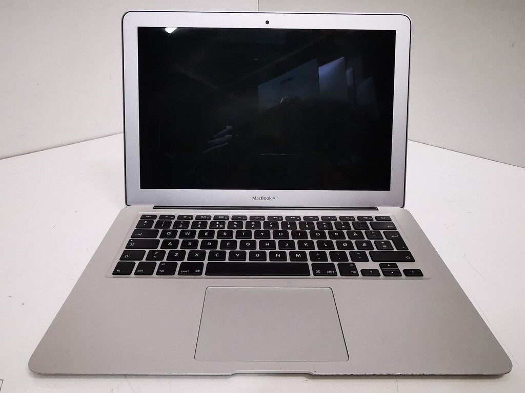 Apple MacBook Air (Early 2014) - Intel i5/4GB RAM/128GB SSD/Catalina - Norwegian