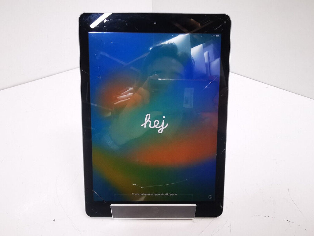 Apple iPad 5th Gen (A1822) - 9.7