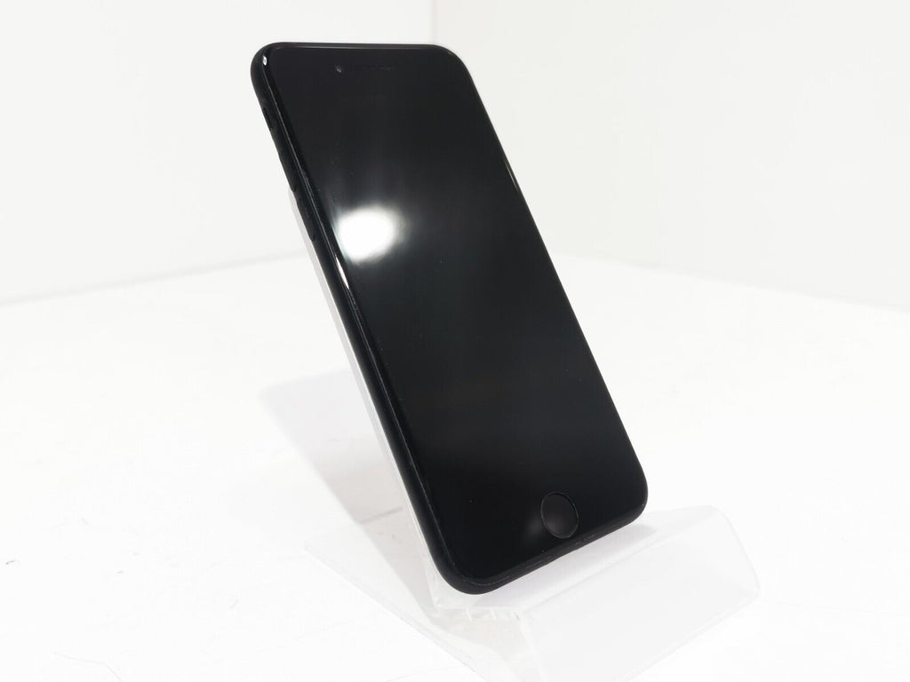 Apple iPhone 7 (A1778) - Black / 4.7