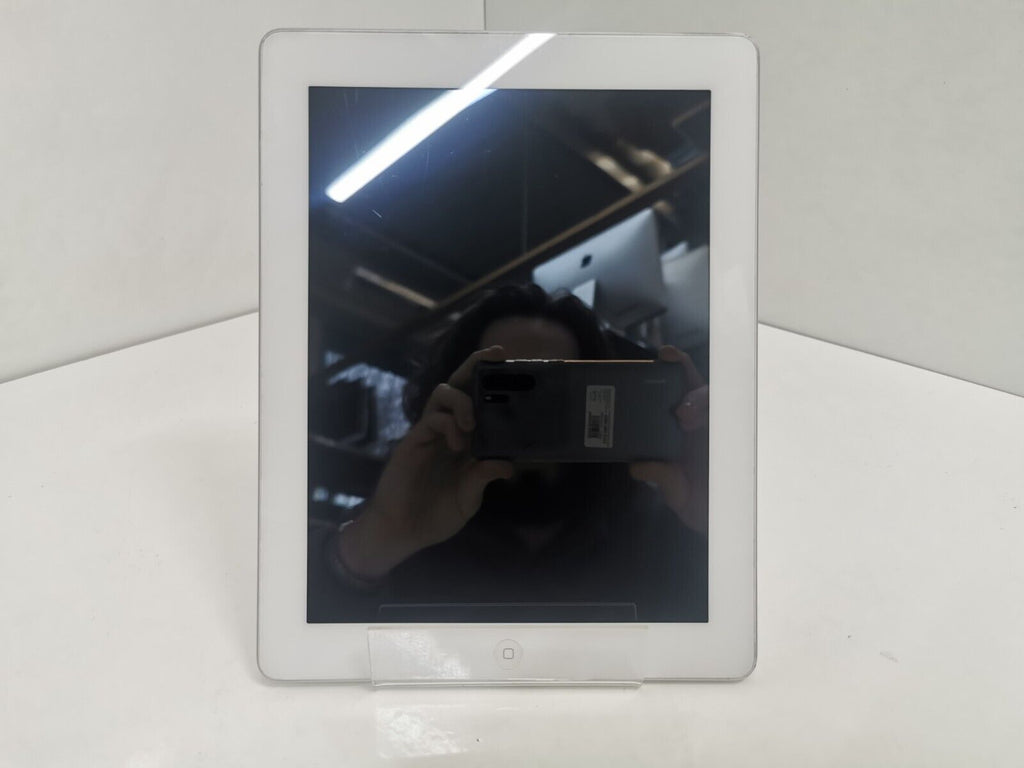 Apple iPad 2nd Gen (A1395) - Silver / 9.7