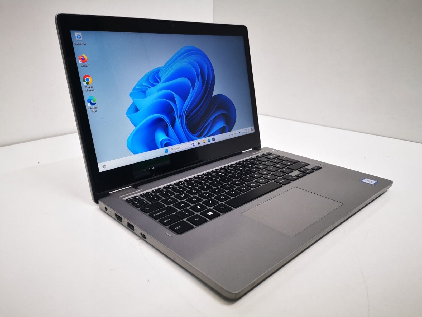 Dell Latitude 3310 2in1 13" Laptop - 8th Gen i3/8GB RAM/128GBGB SSD Cracked Srcn