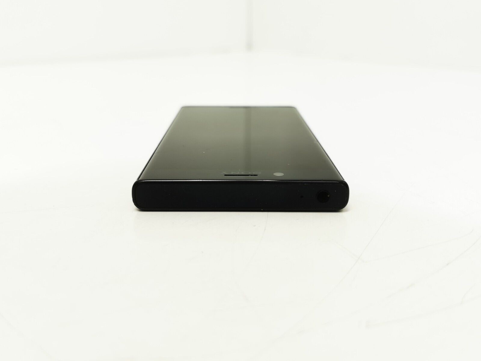 Sony Xperia X Compact (F5321) - 4.6" / Black / 32GB / 23MP Camera / Unlocked