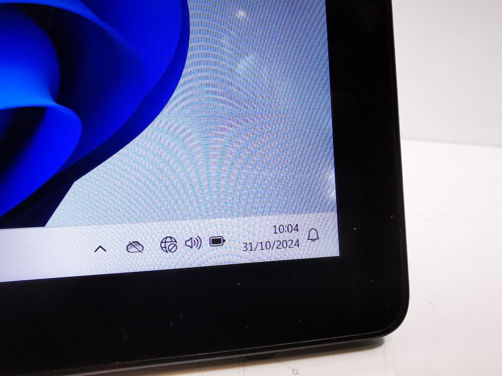 Dell Latitude 5285 2-in-1 - 7th Gen i5/8GB RAM/256GB SSD/Win 11 Pro - Defects