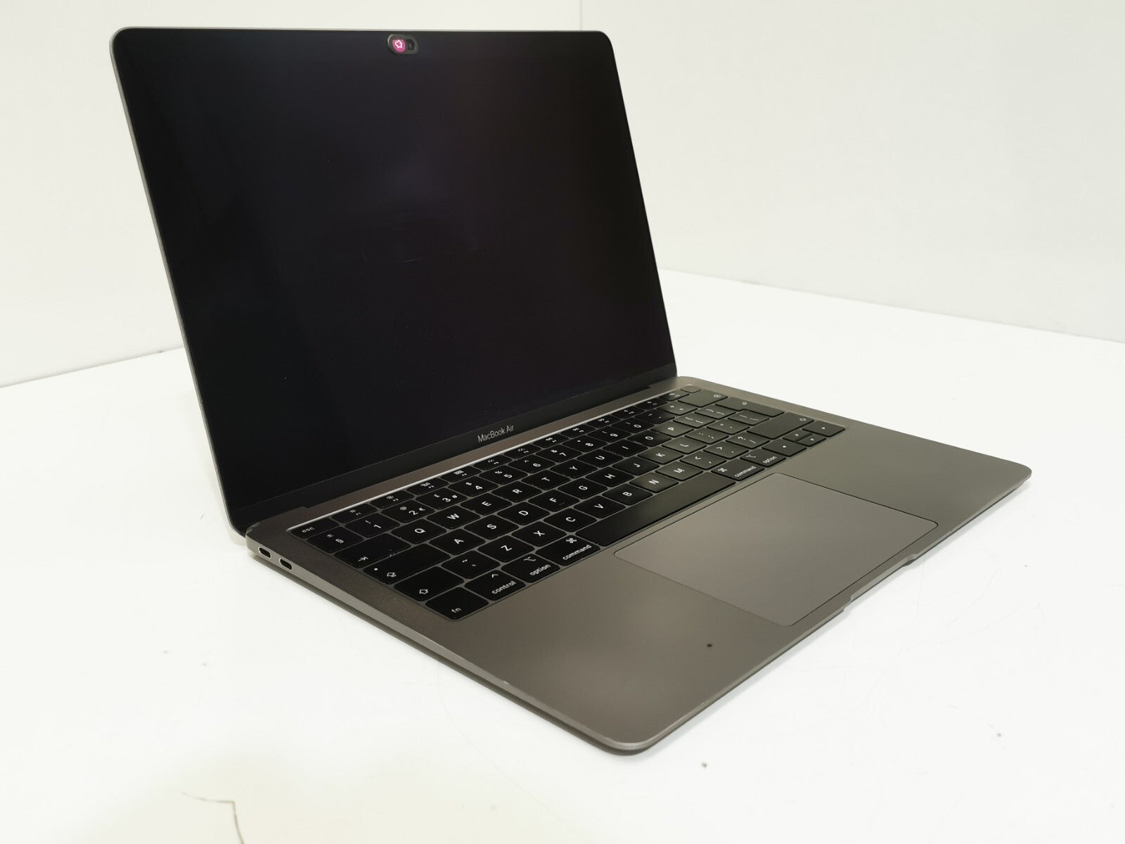 Apple MacBook Air (2018) 13" - Intel i5 / 8GB RAM / 128GB SSD / macOS Sonama