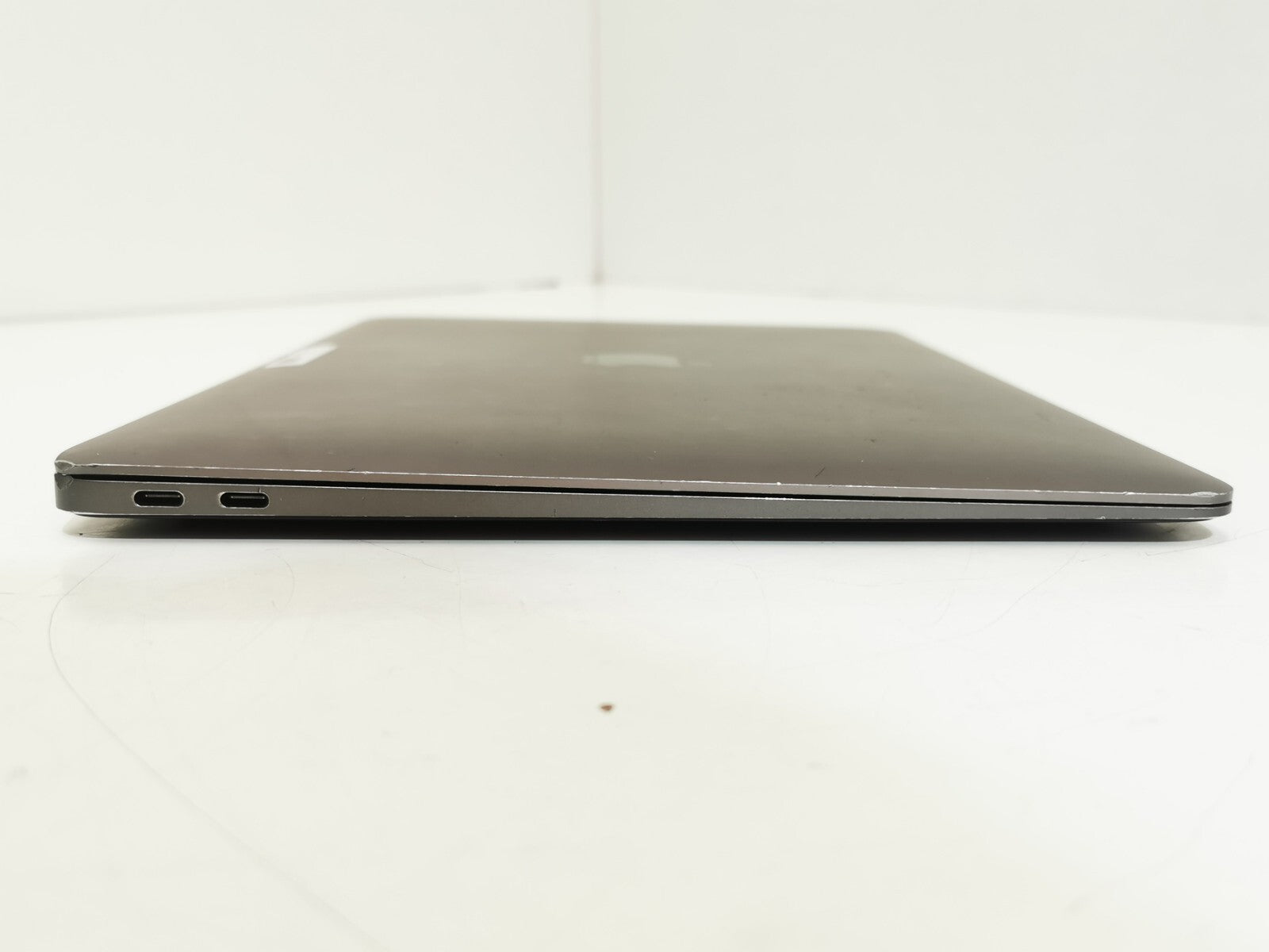 Apple MacBook Air (2018) 13" - Intel i5 / 8GB RAM / 128GB SSD / macOS Sonama