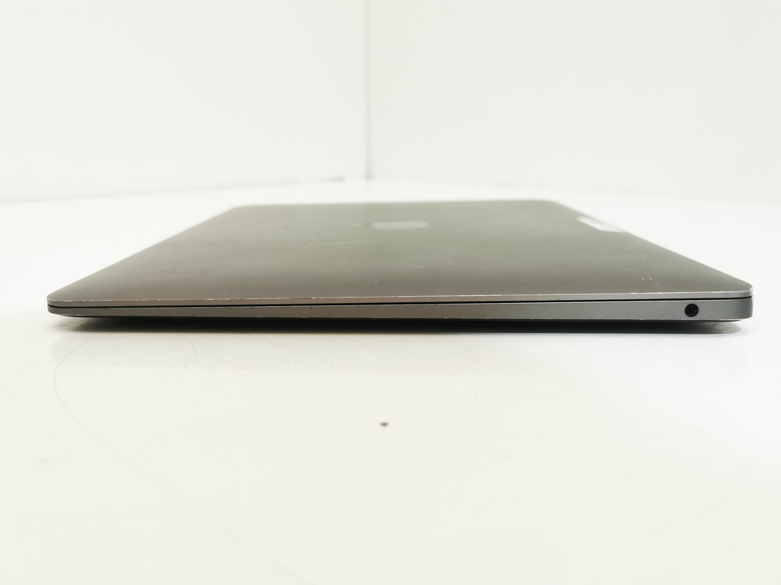 Apple MacBook Air (2018) 13" - Intel i5 / 8GB RAM / 128GB SSD / macOS Sonama