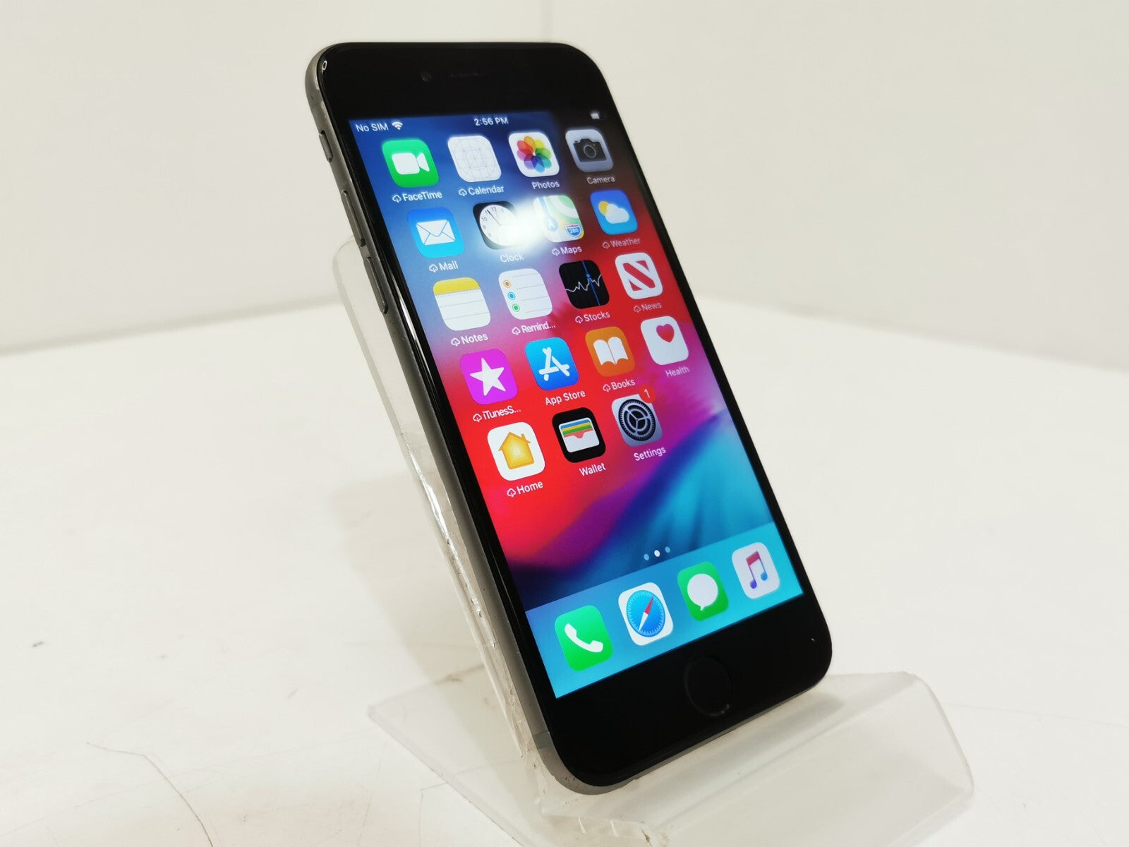 Apple iPhone 6 (A1586) - Silver / 4.7