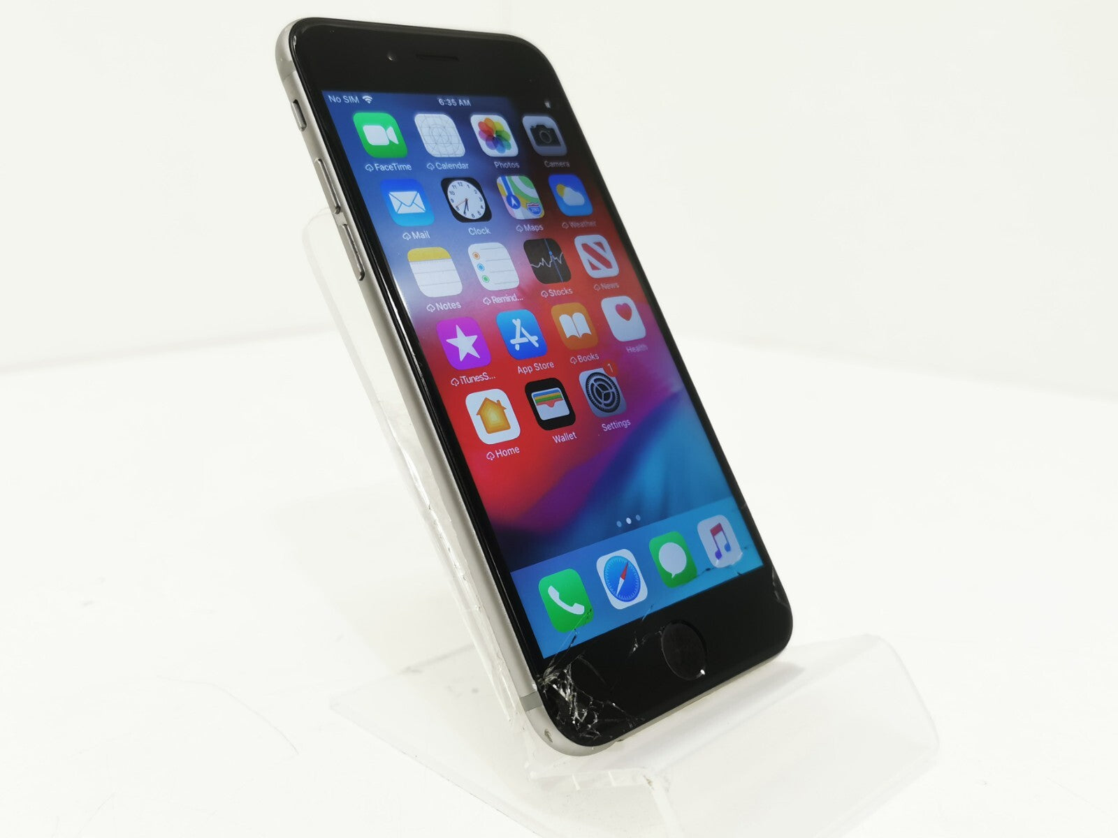 Apple iPhone 6 (A1586) - Silver / 4.7