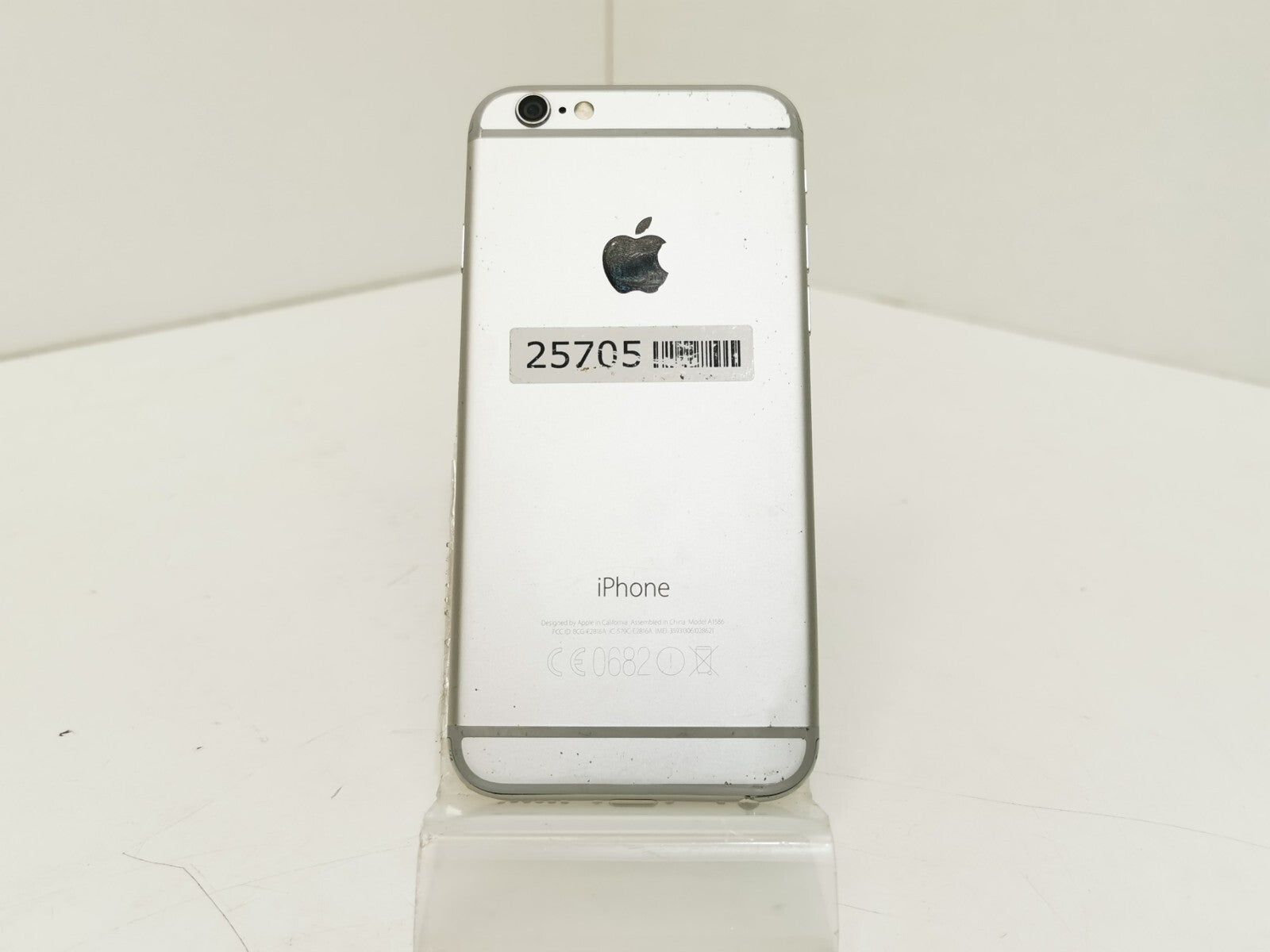 Apple iPhone 6 (A1586) - Silver / 4.7" / 16GB / 8MP Camera / iOS 12