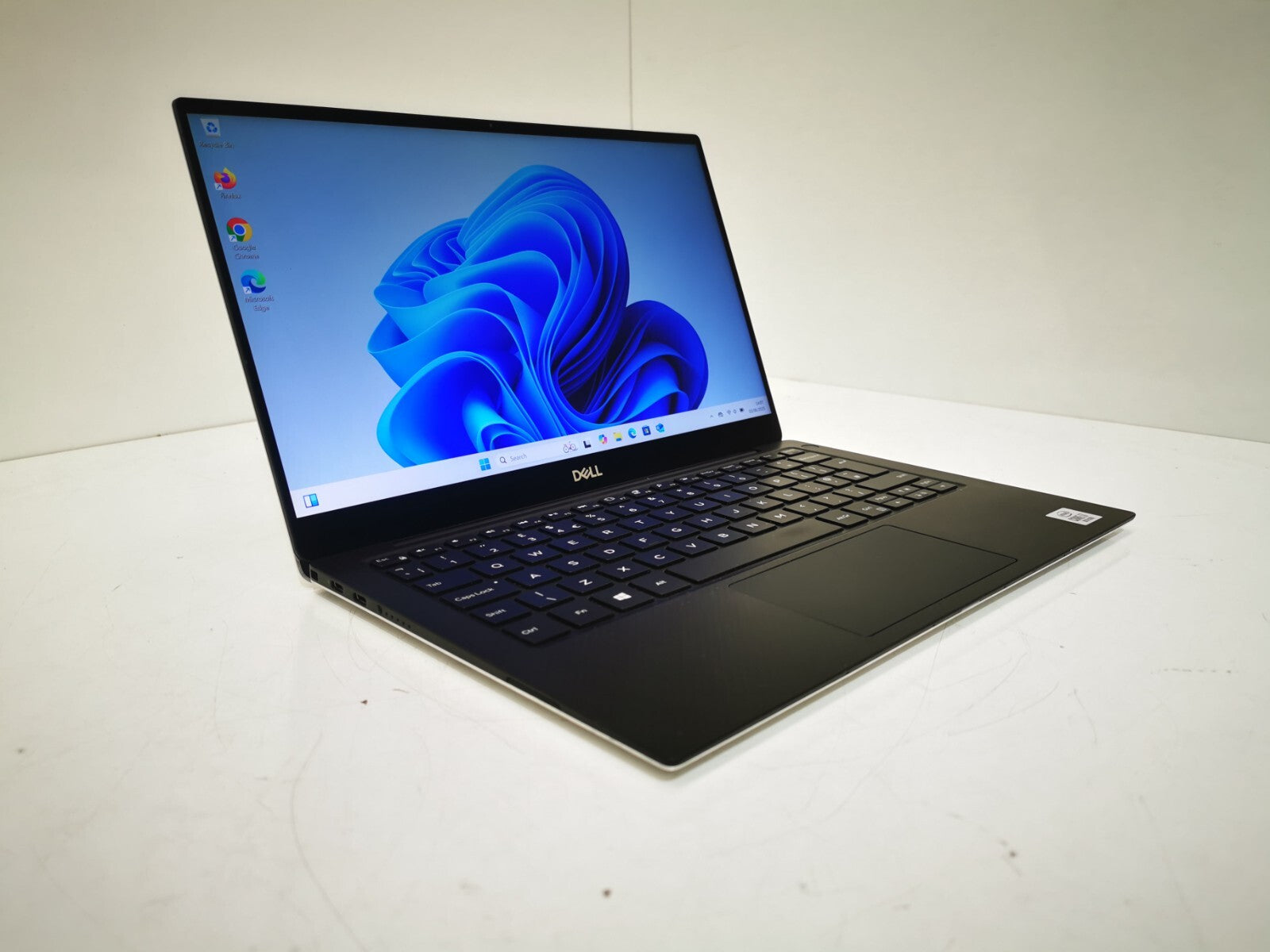 Dell XPS 13 (7390) 13" Laptop - 10th Gen i7/16GB RAM/512GB NVMe SSD/Win 11 Pro