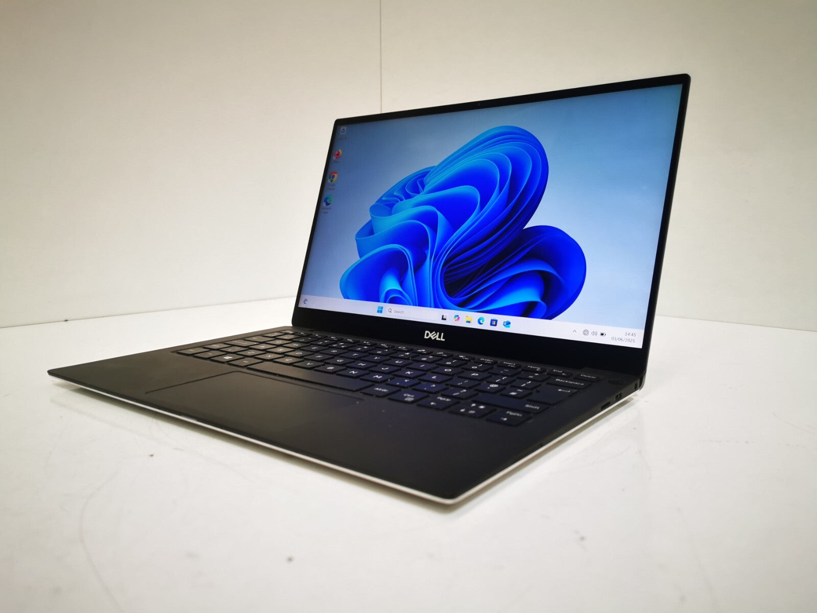 Dell XPS 13 9380 13" Laptop - 8th Gen i7/16GB RAM/512GB NVMe SSD/Win 11 Pro