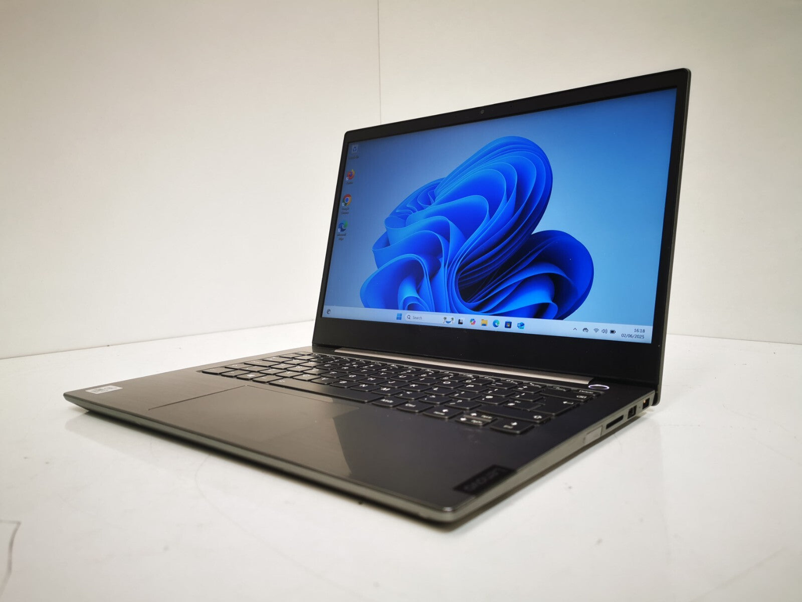 Lenovo 14-IML 14" Laptop - 10th Gen i7 / 16GB RAM / 256GB SSD / Windows 11 Pro