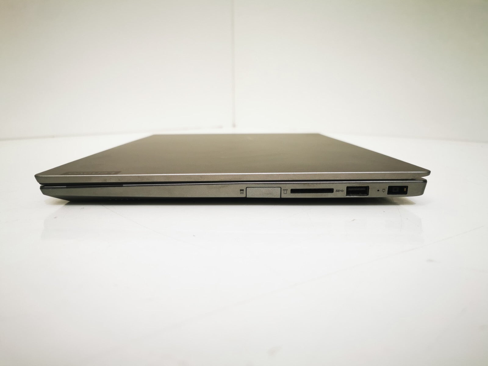 Lenovo 14-IML 14" Laptop - 10th Gen i7 / 16GB RAM / 256GB SSD / Windows 11 Pro