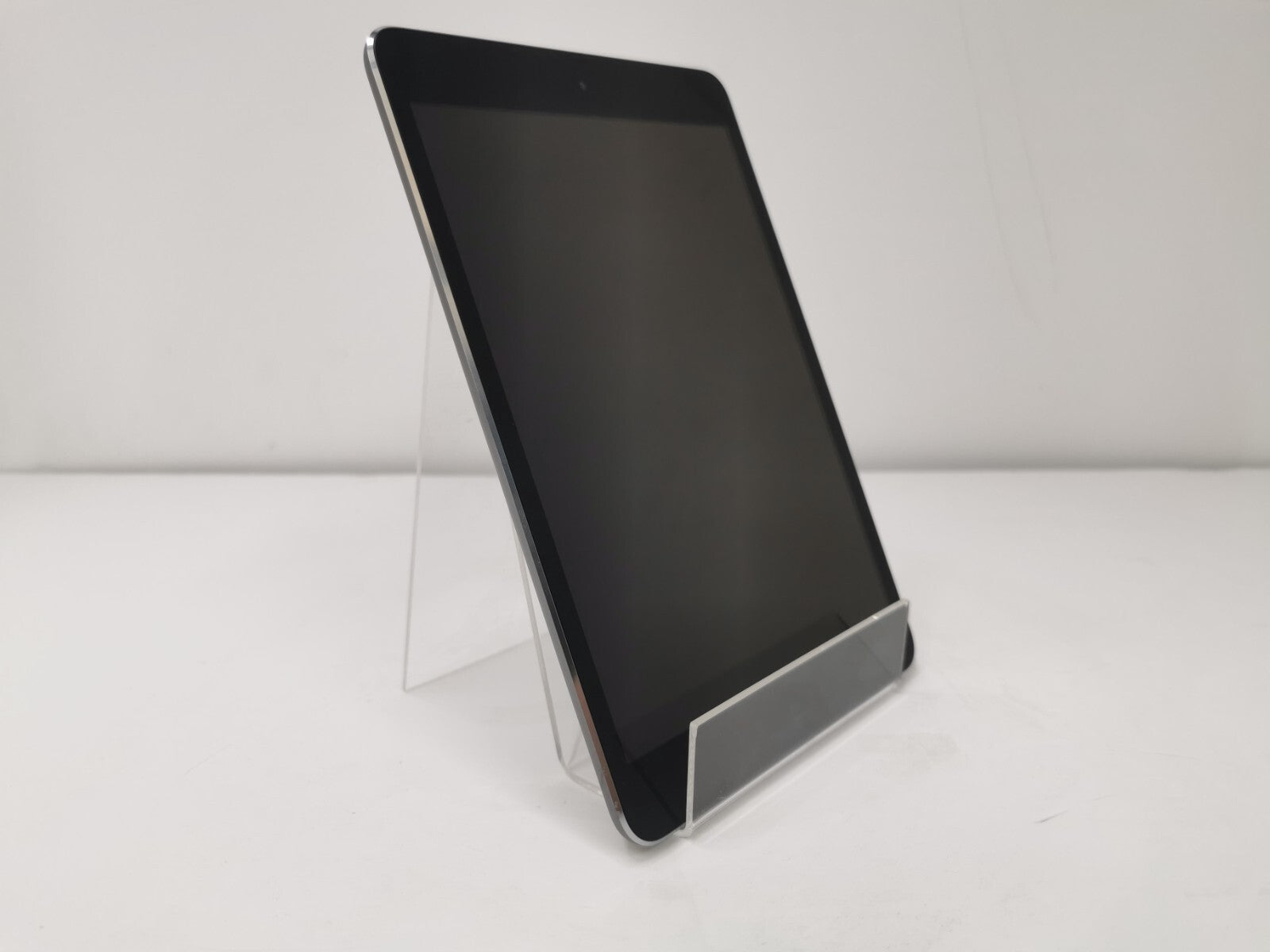 Apple iPad Mini 2 - 7.9" / Space Gray / 16GB / iOS 12 - UK