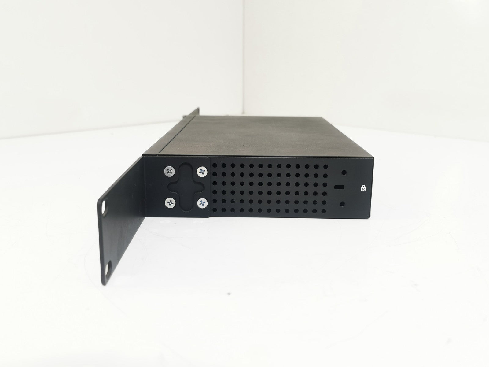 HP 2520G-8 J9298A 8 Port PoE Gigabit Network Ethernet Switch - No Power Supply