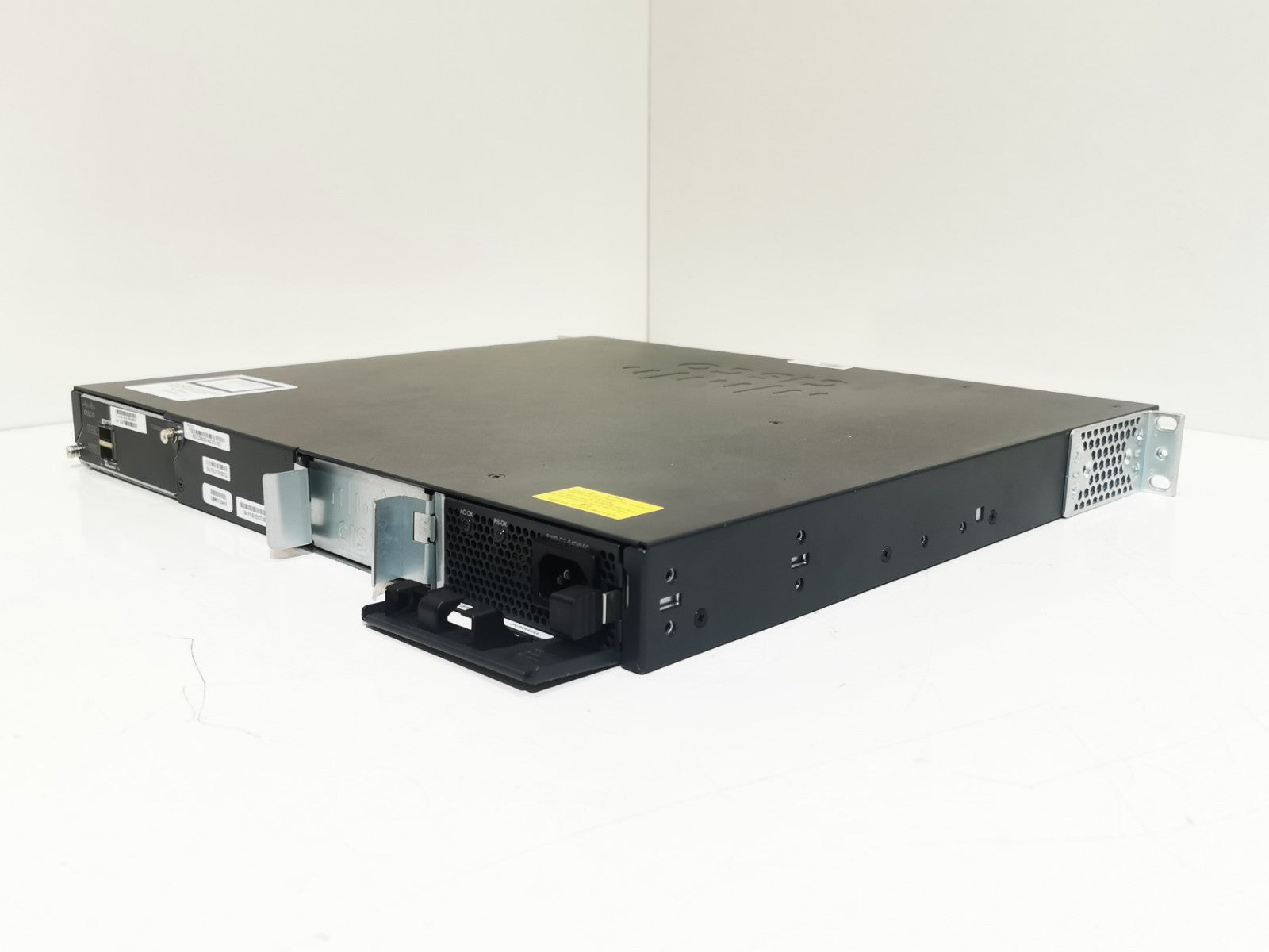 Cisco WS-C2960XR-48LPD-I  48-Port  Gigabit Switch - C2960X-Stack -  10GBE Uplink