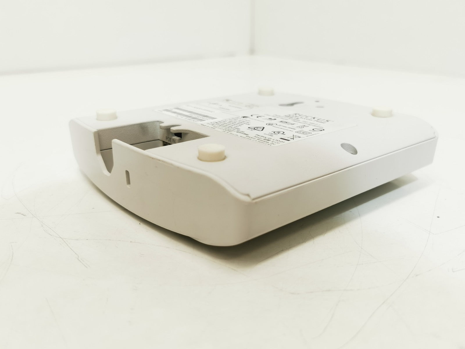 Ruckus Wireless - Ruckus R320 Wireless Access Point - White.