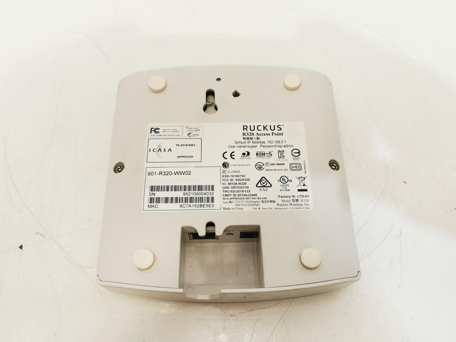 Ruckus Wireless - Ruckus R320 Wireless Access Point - White.