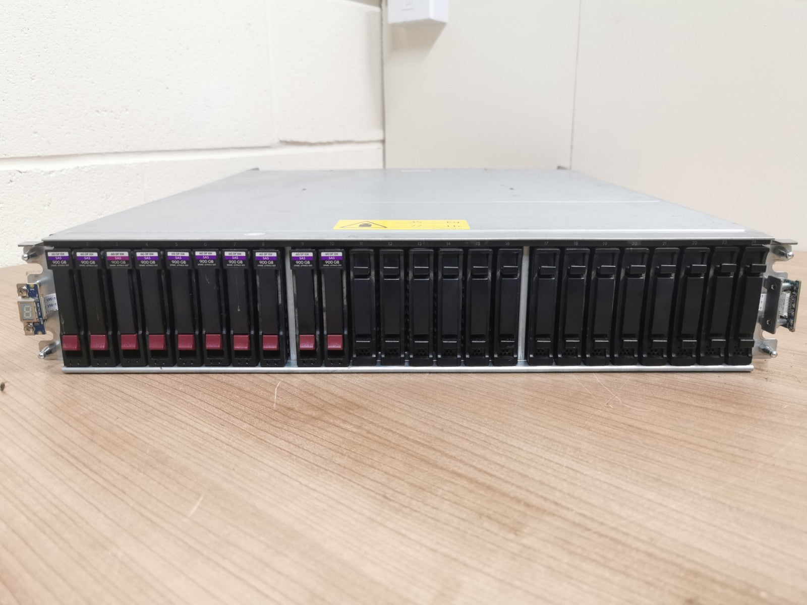 HP MSA P2000 G3 Disk Array 24x 2.5" SAS Hard Drive Bay AW597A 10x 900GB 10k SAS