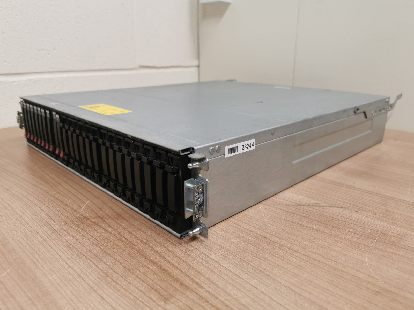 HP MSA P2000 G3 Disk Array 24x 2.5" SAS Hard Drive Bay AW597A 10x 900GB 10k SAS