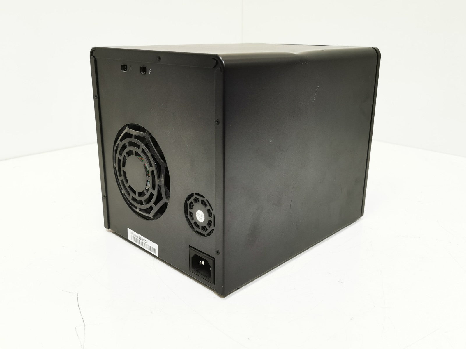 Promise Pegasus 2 R4 4-Bay RAID 0 1 5 10 Storage Thunderbolt 2 - 4x 2TB - 8TB