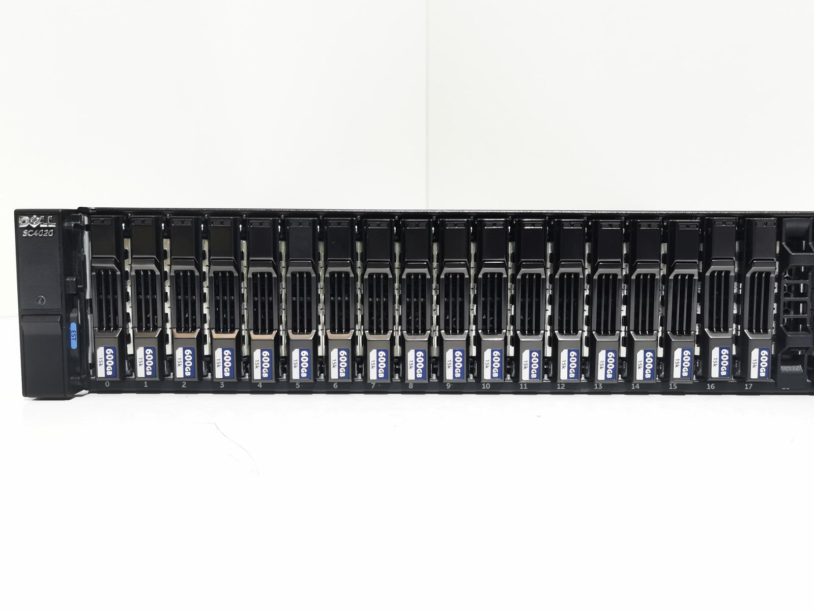 Dell Compellent SC4020 2U 24x 2.5 -  Storage Array 2x 12G-SAS4 - 16x 600GB 15k!!