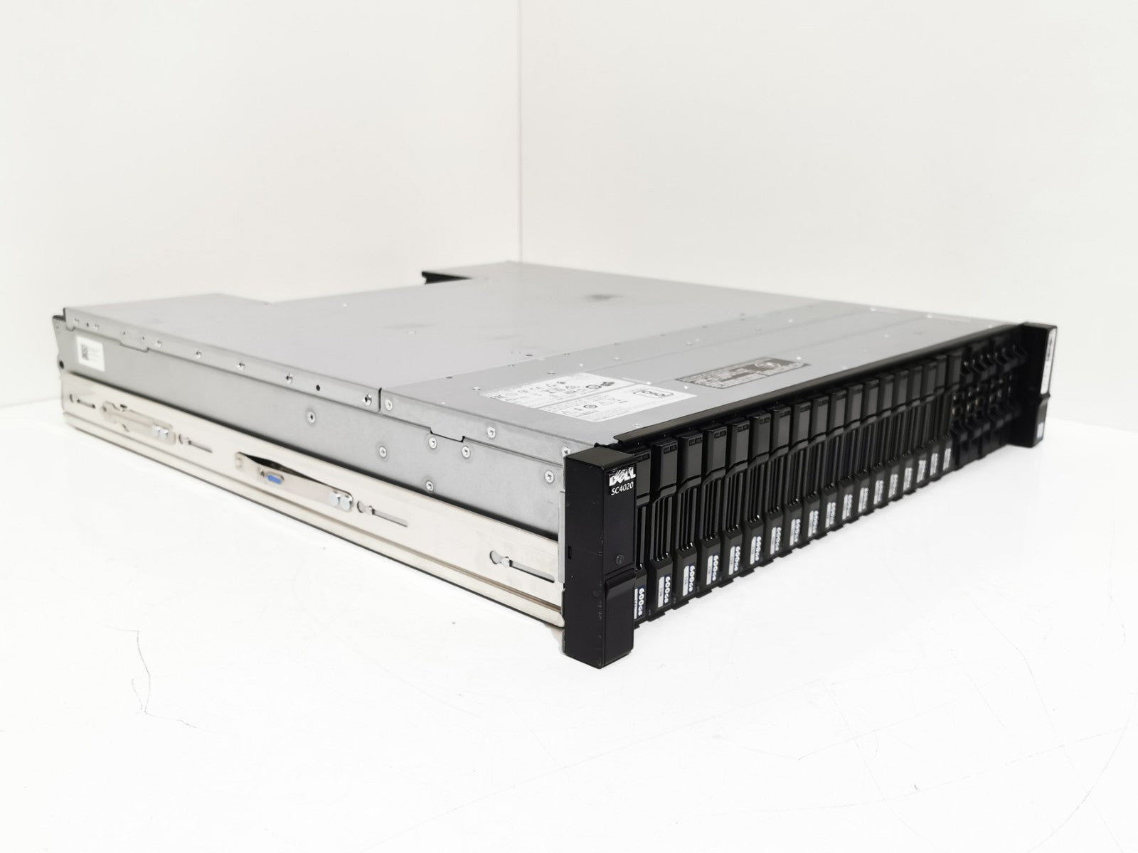 Dell Compellent SC4020 2U 24x 2.5 -  Storage Array 2x 12G-SAS4 - 16x 600GB 15k!!