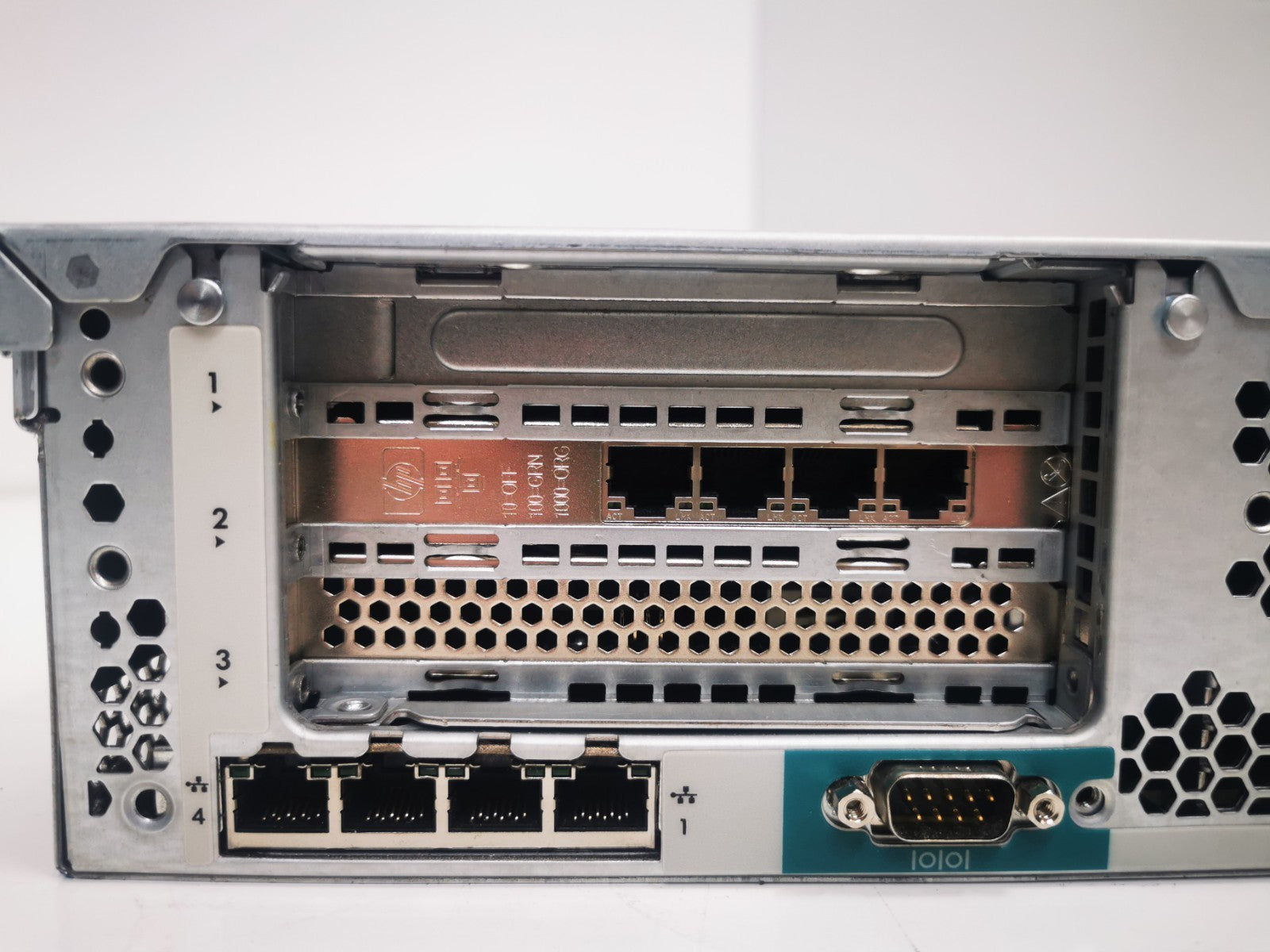 HP Proliant DL380p Gen8  -  E5-2620 @ 2.10GHz 8GB RAM 16-Bay 2U Server