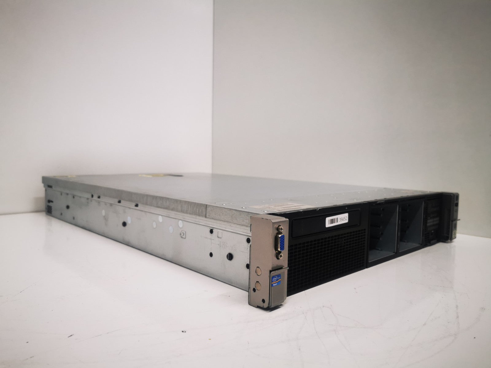 HP Proliant DL380p Gen8 2x E5-2640 @ 2.50GHz 128GB RAM 8-Bay 2U Server