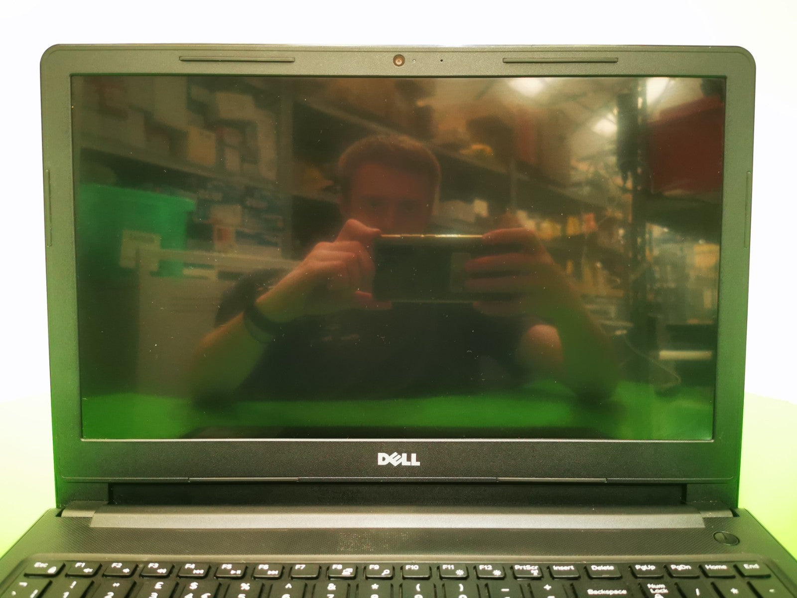 Dell Vostro 15-3568 15.6" Laptop - 7th Gen i5 / 8GB RAM / 256GB SSD / Win 11 Pro