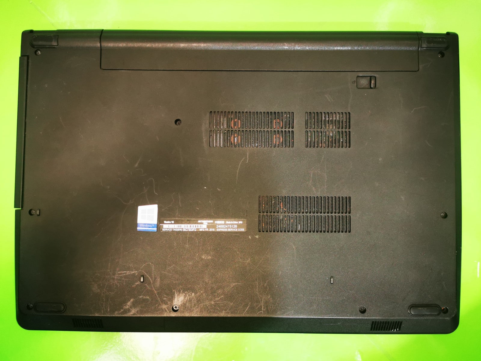 Dell Vostro 15-3568 15.6" Laptop - 7th Gen i5 / 8GB RAM / 256GB SSD / Win 11 Pro