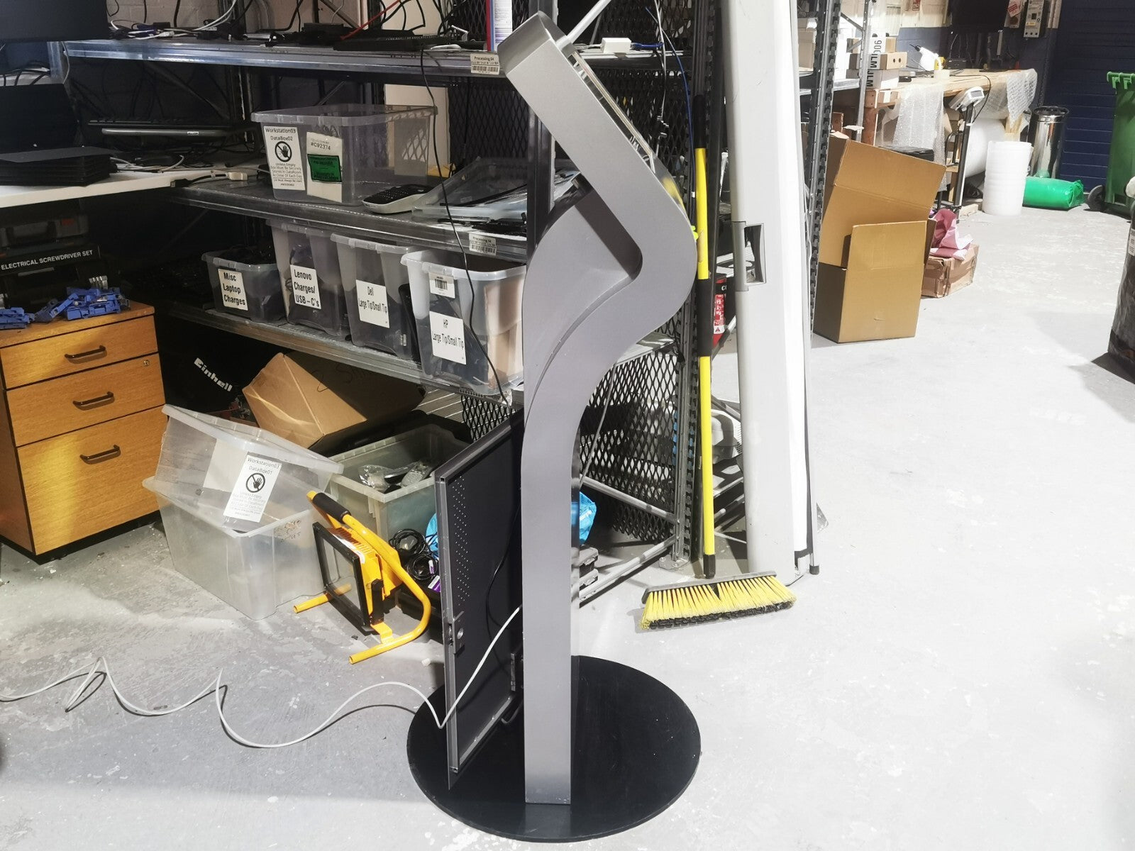 Floor standing PC Terminal Touch screen - Windows 11 with Receipt printer