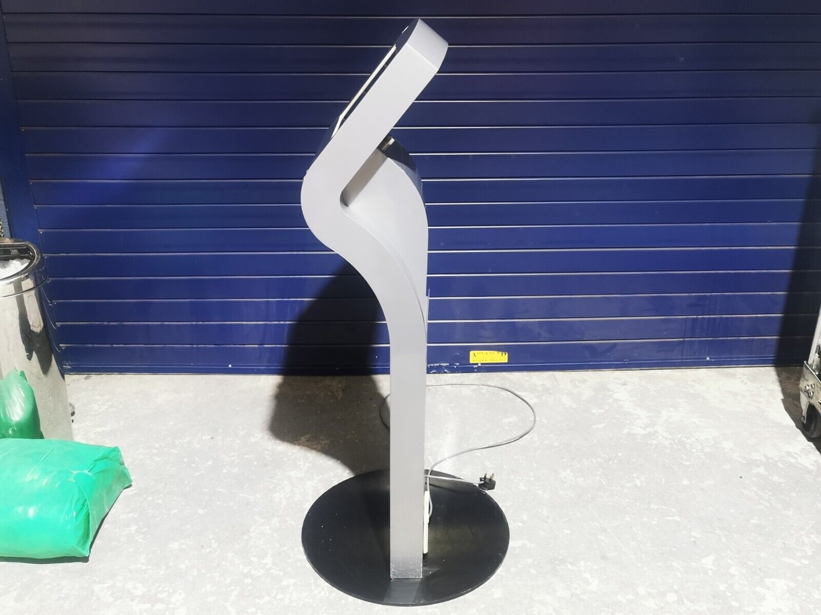 Floor standing PC Terminal Touch screen - Windows 11 with Receipt printer