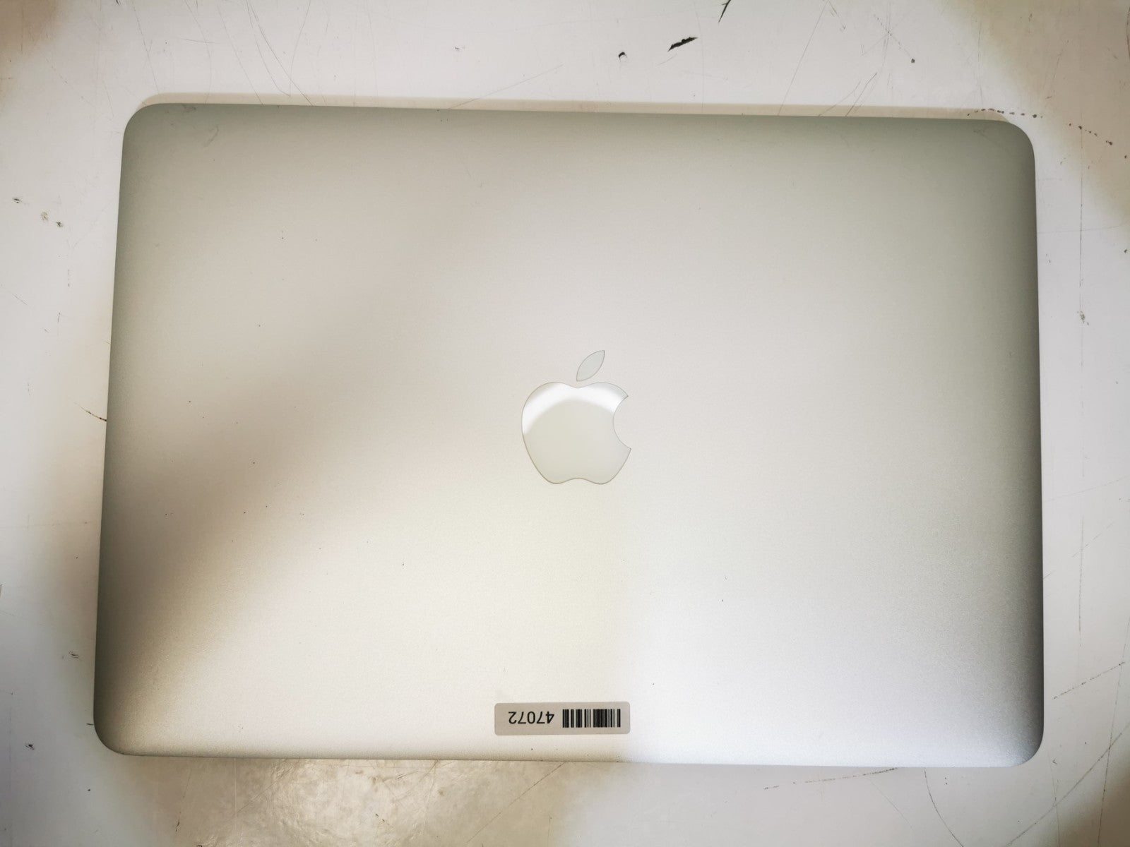 Apple MacBook Air (Early 2014) - Intel i5 / 4GB RAM / 128GB SSD / MacOS Catalina