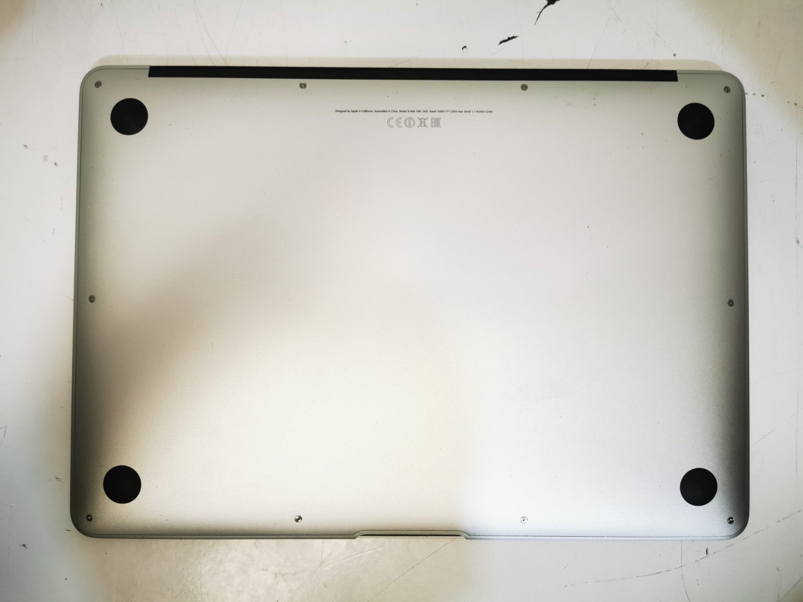 Apple MacBook Air (Early 2014) - Intel i5 / 4GB RAM / 128GB SSD / MacOS Catalina