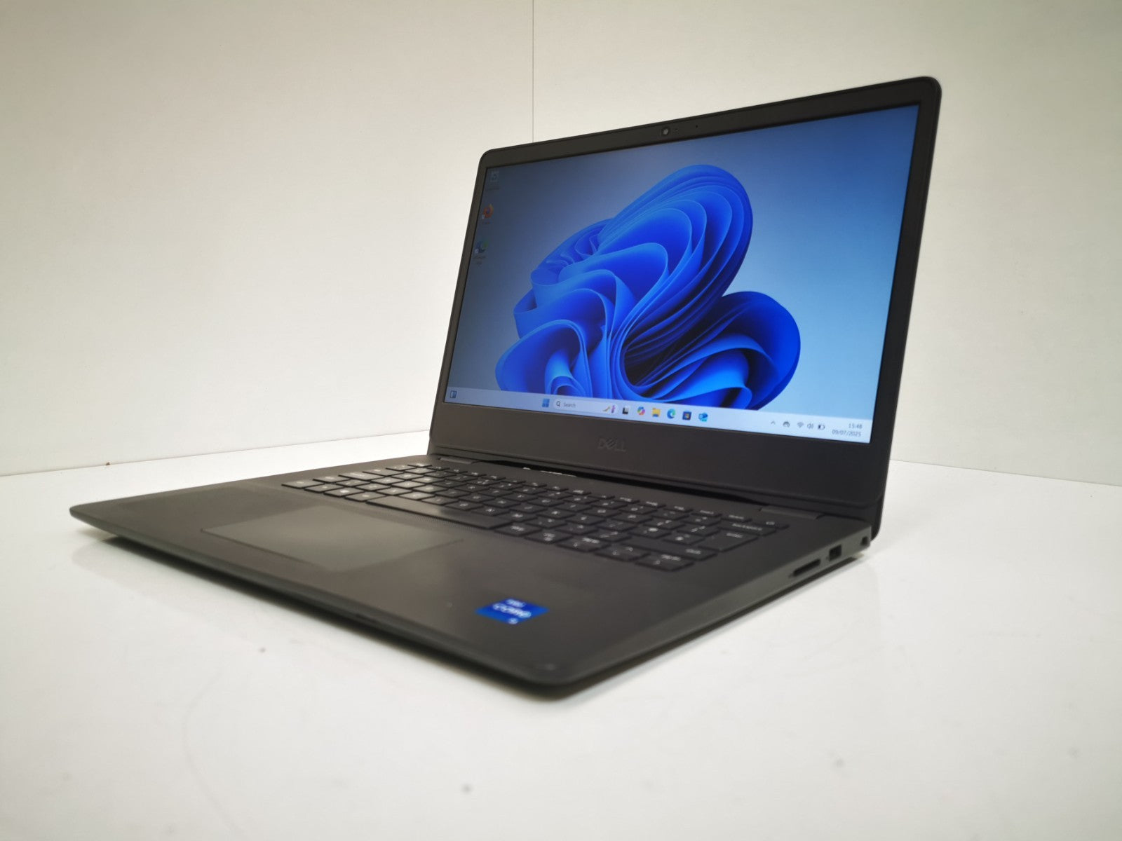 Dell Vostro 3400 14" Laptop - 11th Gen i5 / 8GB RAM / 512GB SSD / Windows 11 Pro