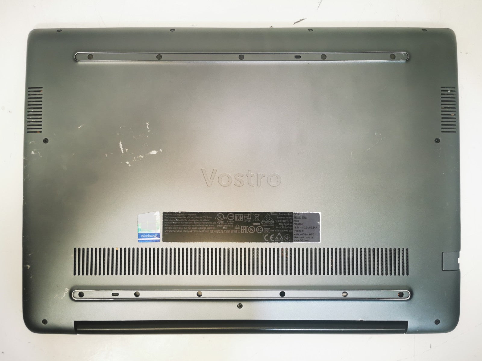 Dell Vostro 5481 14" Laptop - 8th Gen i5 / 8GB RAM / 256GB SSD / Windows 11 Pro