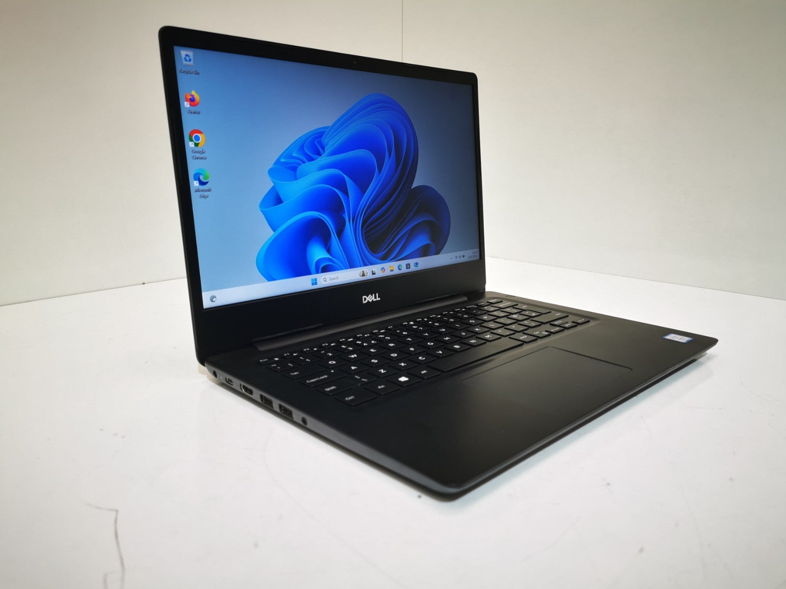 Dell Vostro 5481 14" Laptop - 8th Gen i5 / 8GB RAM / 256GB SSD / Windows 11 Pro