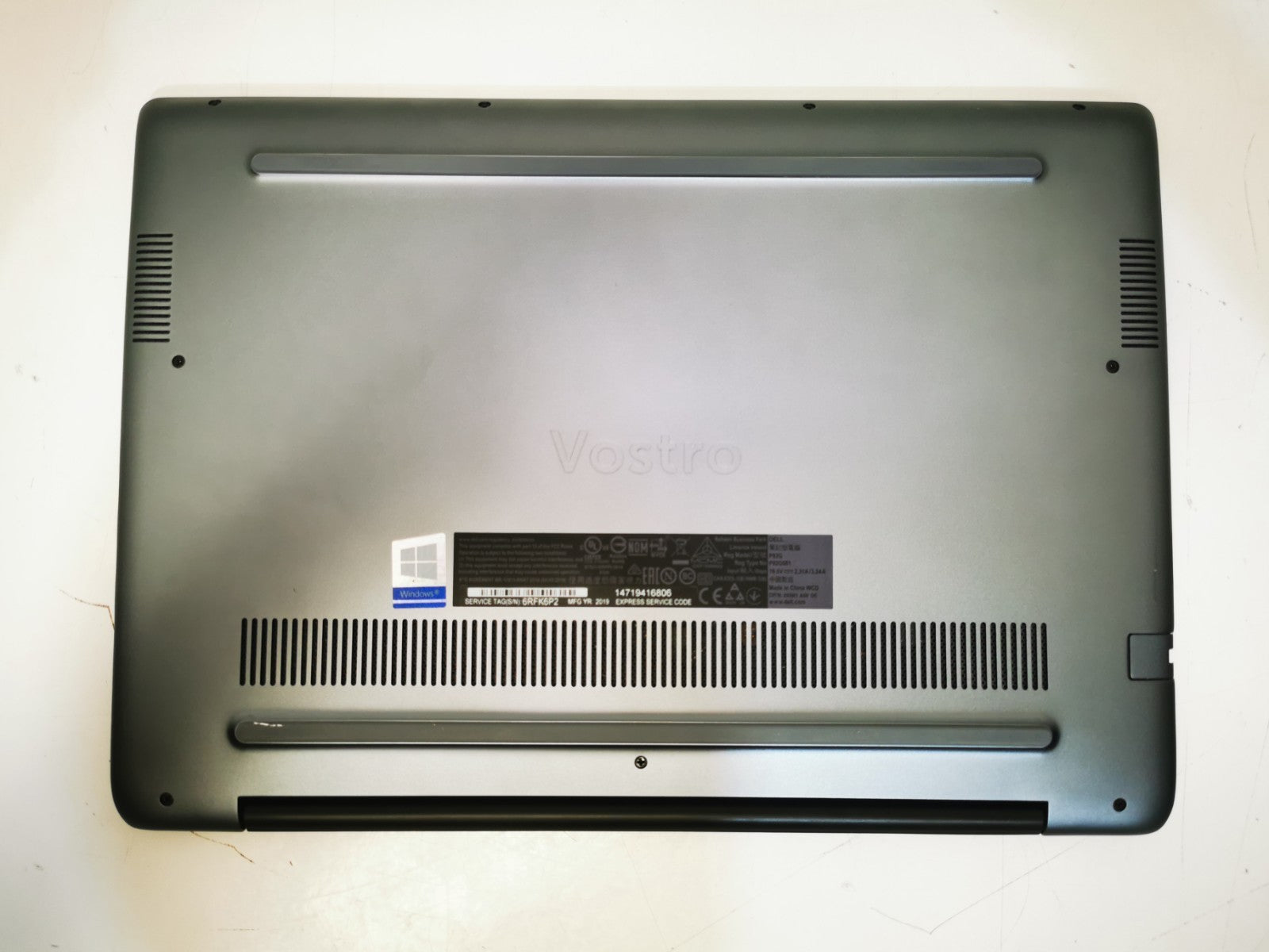 Dell Vostro 5481 14" Laptop - 8th Gen i5 / 8GB RAM / 256GB SSD / Windows 11 Pro