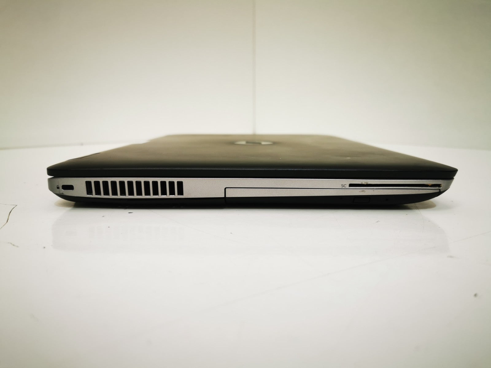 Dell Latitude 5290 12.5" Laptop - 8th Gen i5 / 8GB RAM / 256GB SSD / Win 11 Pro