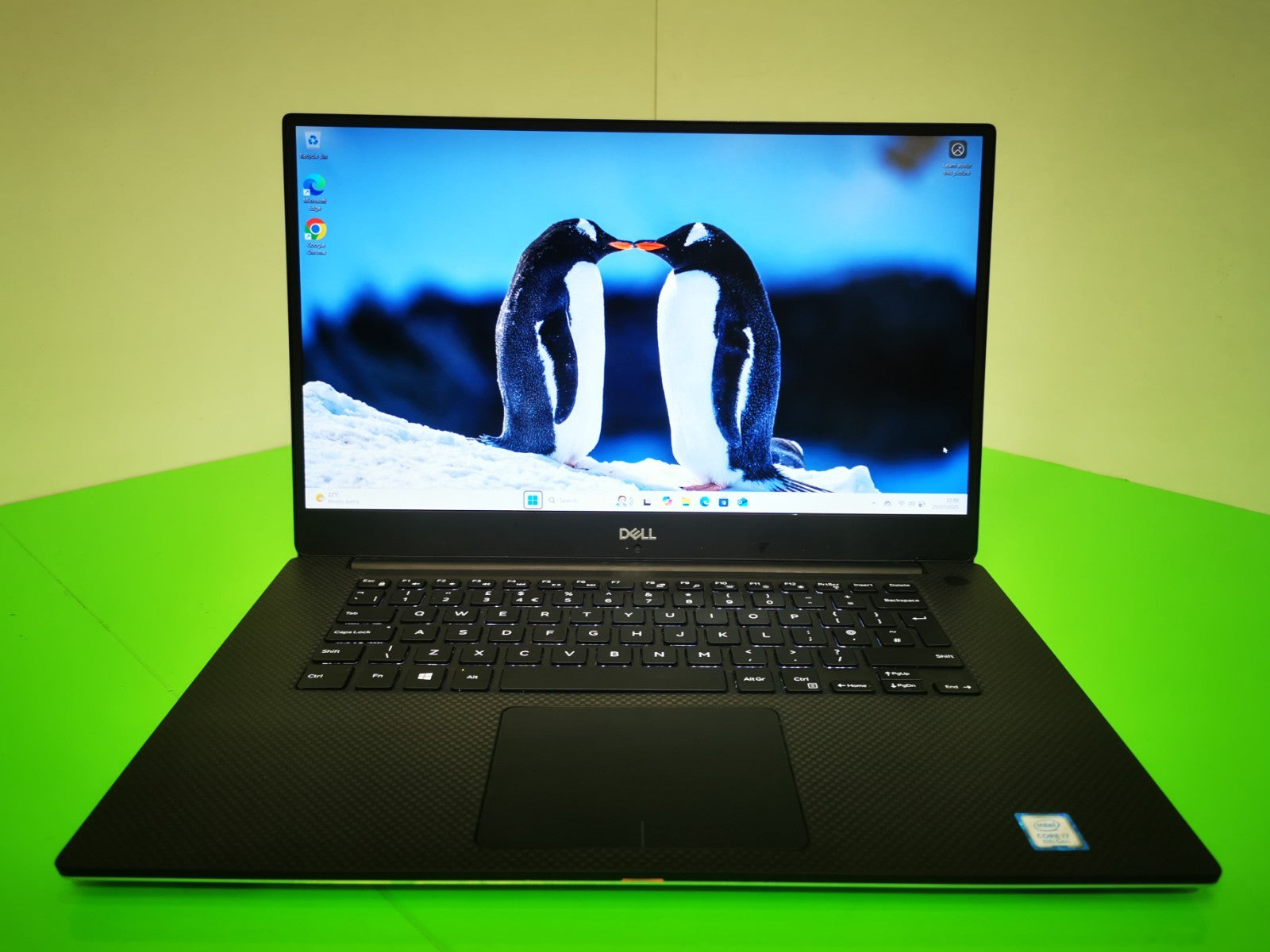 Dell XPS 15 9570 15.6" Laptop - 8th Gen i7 / 16GB RAM / 256GB SSD / Win 11 Pro