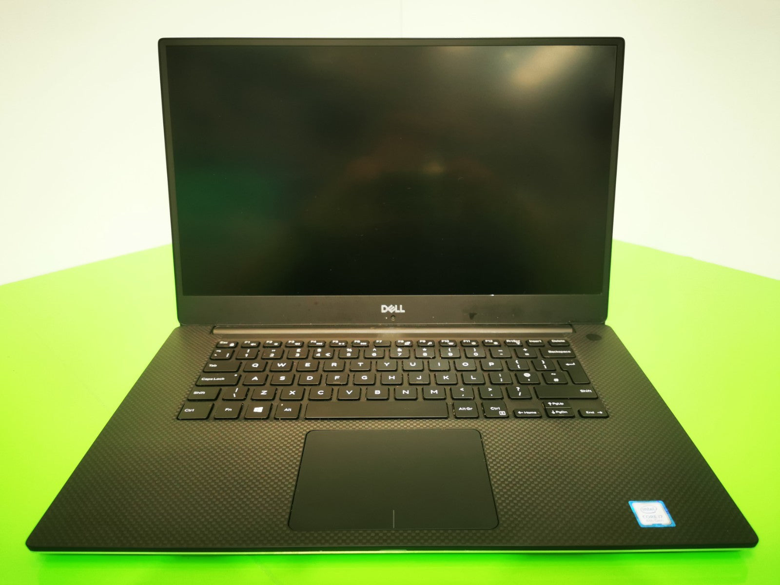 Dell XPS 15 9570 15.6" Laptop - 8th Gen i7 / 16GB RAM / 256GB SSD / Win 11 Pro