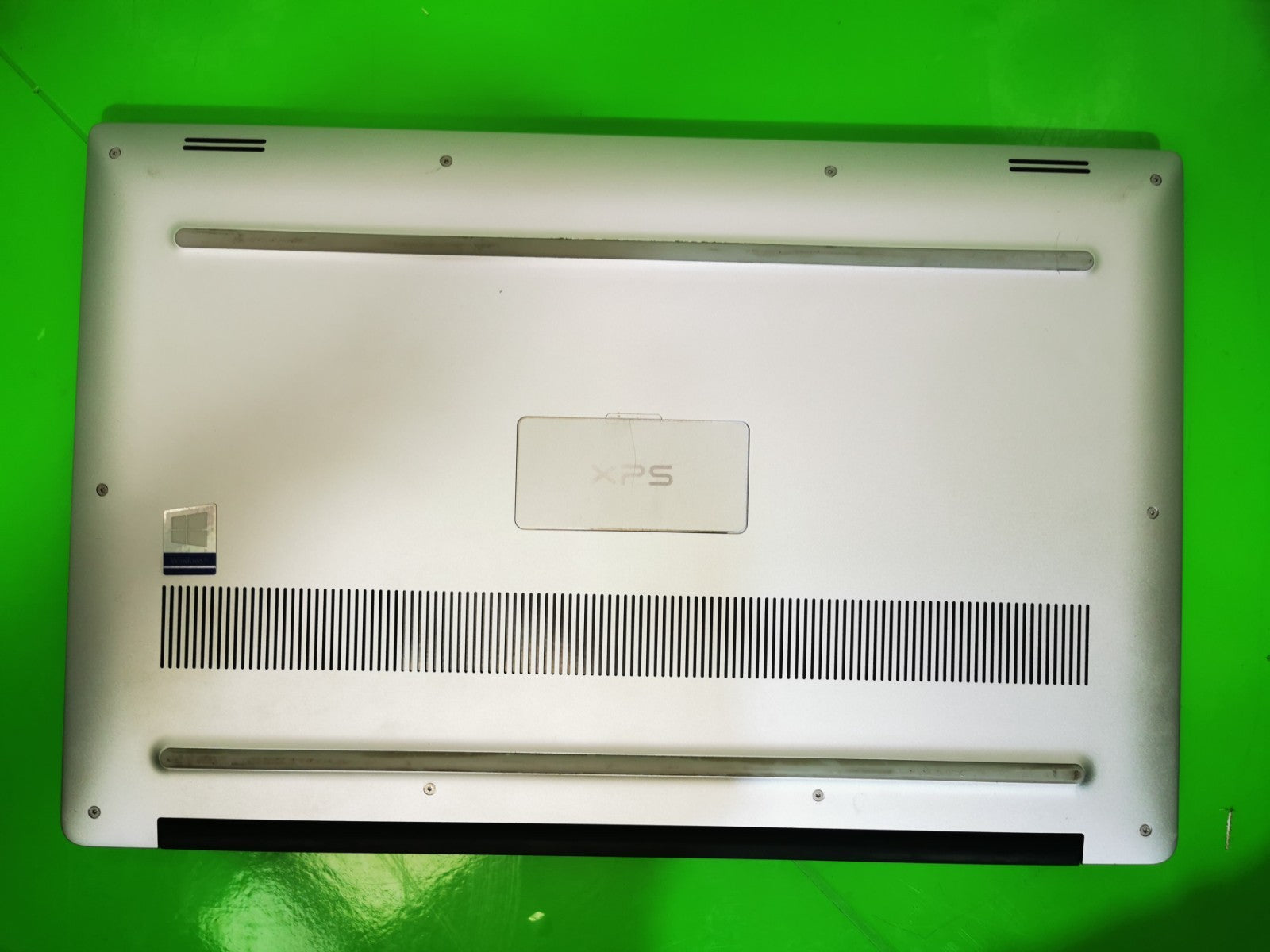 Dell XPS 15 9570 15.6" Laptop - 8th Gen i7 / 16GB RAM / 256GB SSD / Win 11 Pro