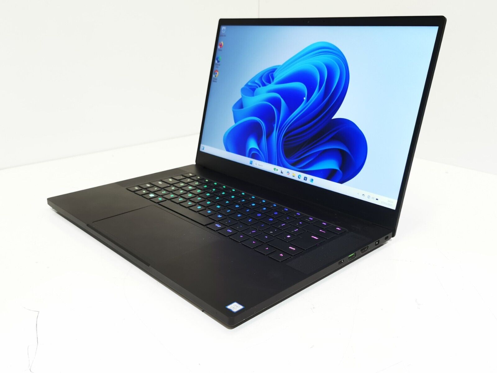 Razer Blade 15" Advanced 2018 (RZ09-02385) - 8th Gen i7/16GB RAM/512GB SSD/W11P