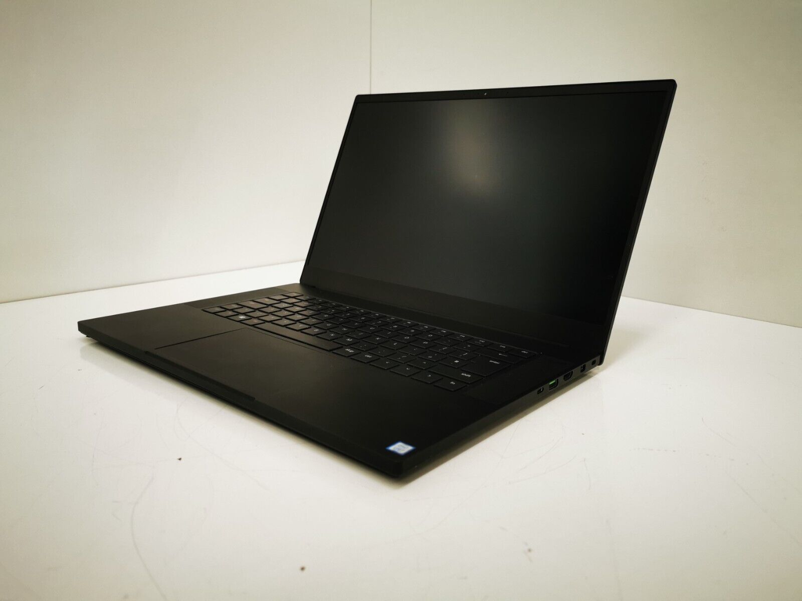 Razer Blade 15" Advanced 2018 (RZ09-02385) - 8th Gen i7/16GB RAM/512GB SSD/W11P