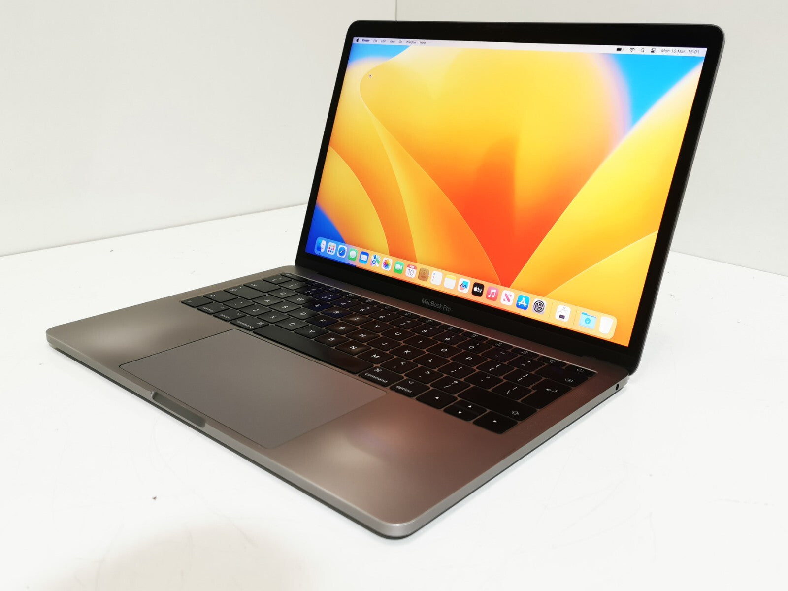 Apple MacBook Air (2019) 13" - Intel i5 / 8GB RAM / 256GB SSD / macOS Sonama