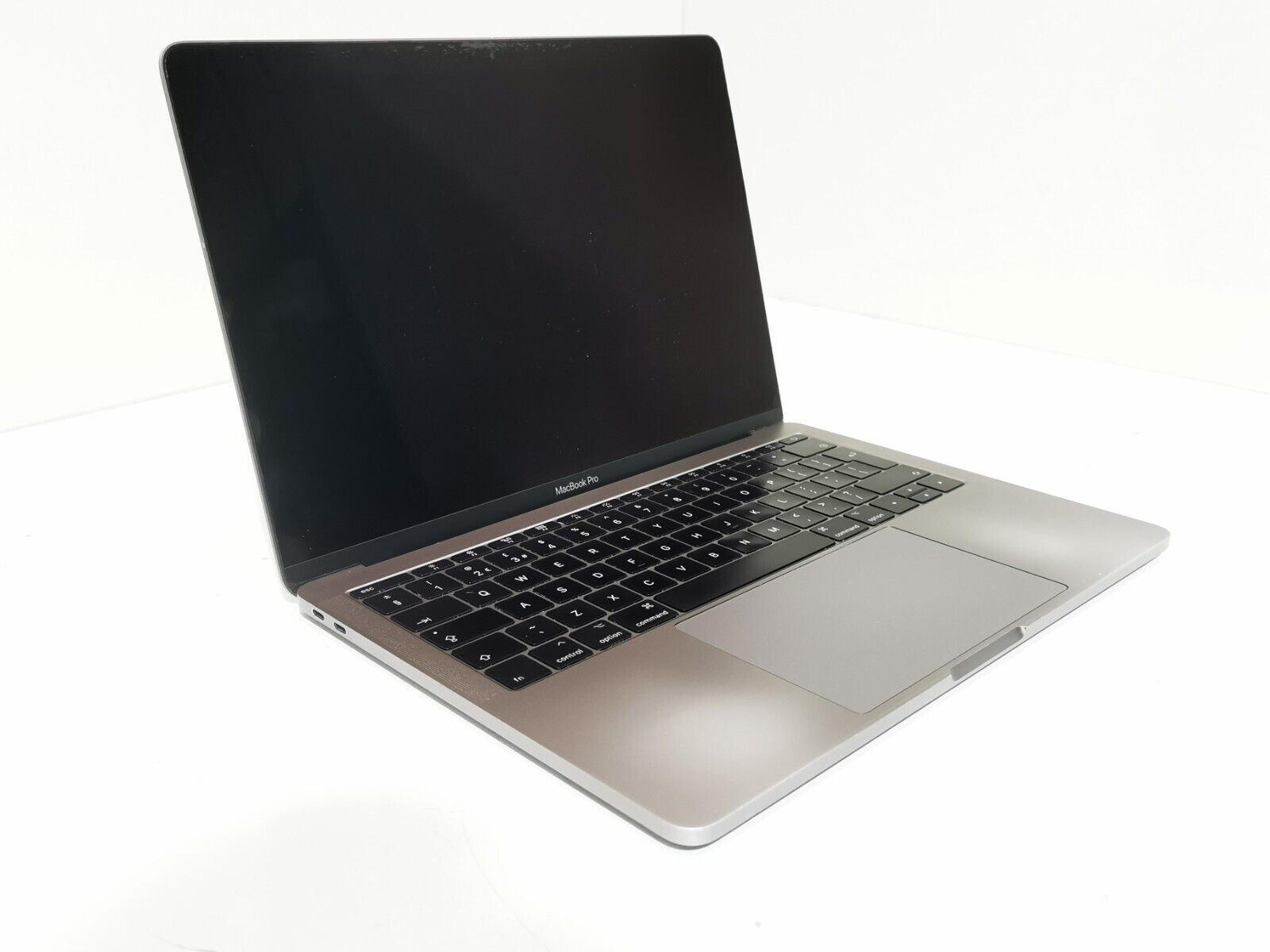 Apple MacBook Air (2019) 13" - Intel i5 / 8GB RAM / 256GB SSD / macOS Sonama