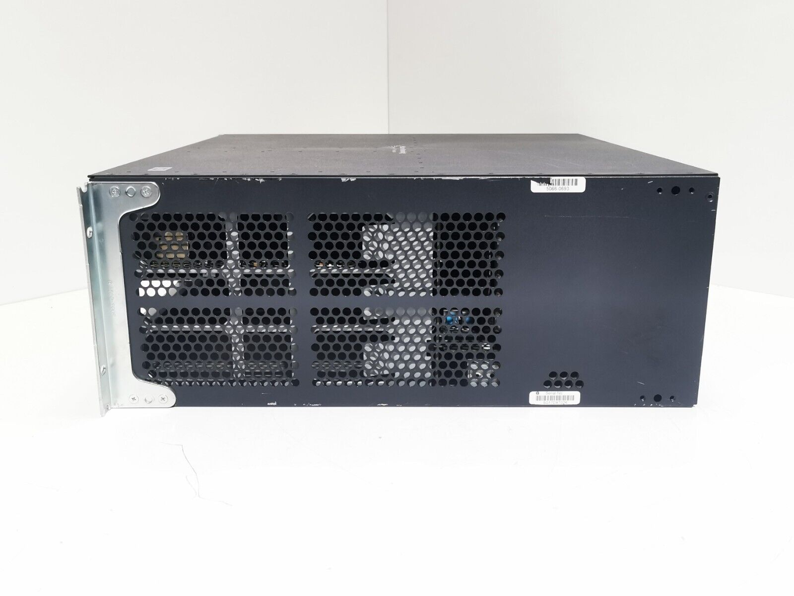 HP E5406 (J8697A) + 1x J9536A + 1x J9534A + 2x J9306A - 46 Port / Rack Mountable