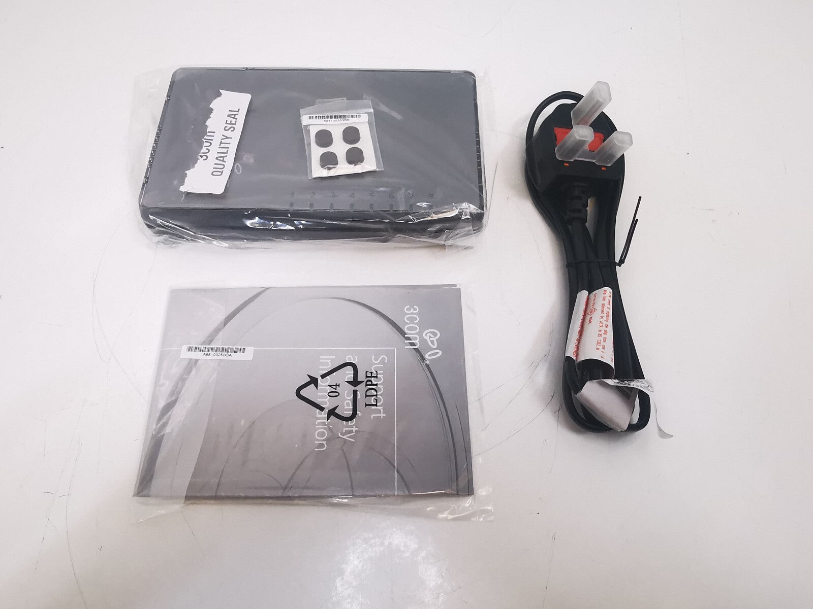 HP/3COM V1405 (JD867A)8-Port Gigabit Ethernet Switch - New Open Box